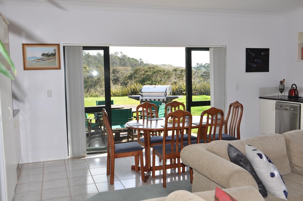 Okura River Estate Getaway Auckland Room photo