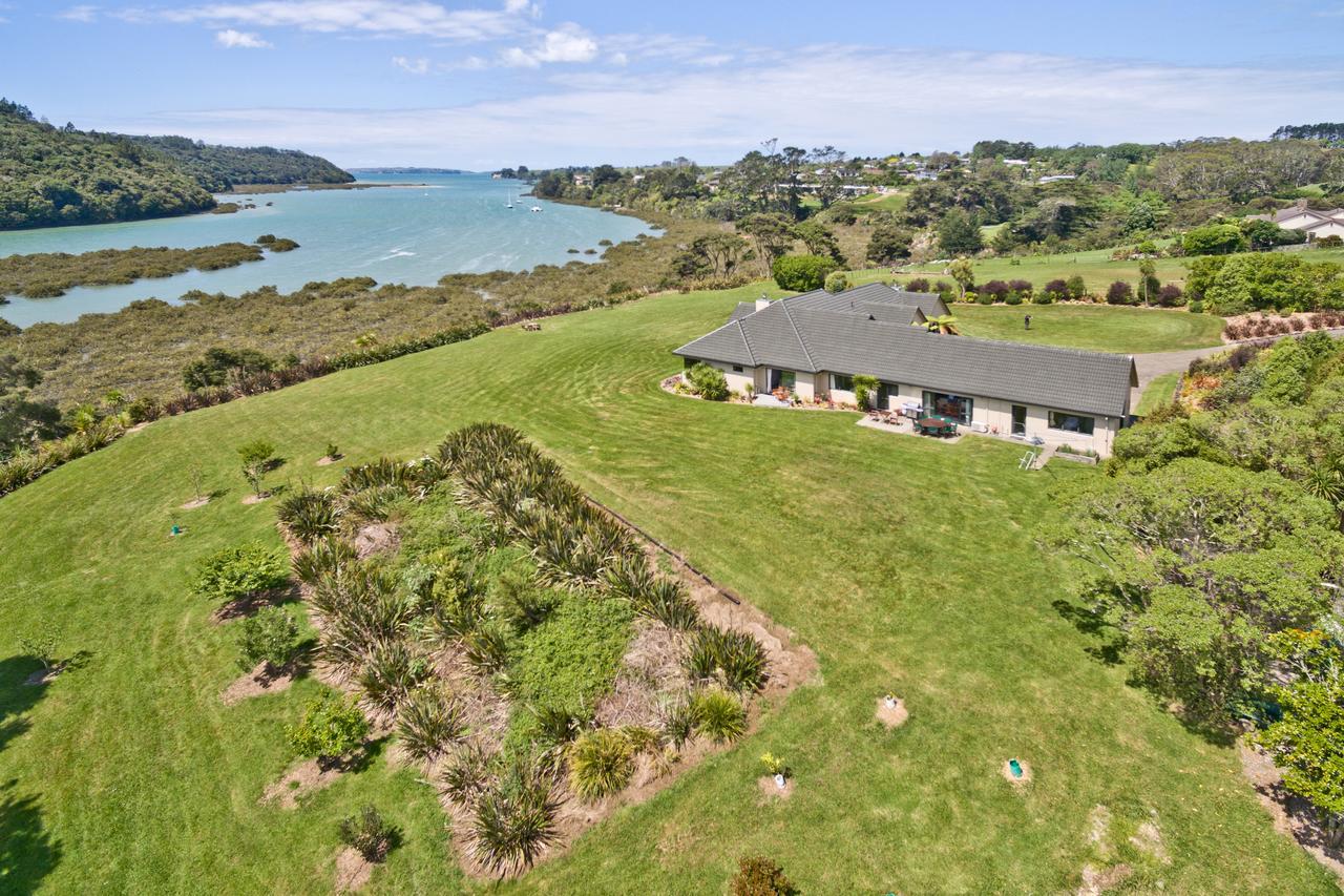 Okura River Estate Getaway Auckland Exterior photo
